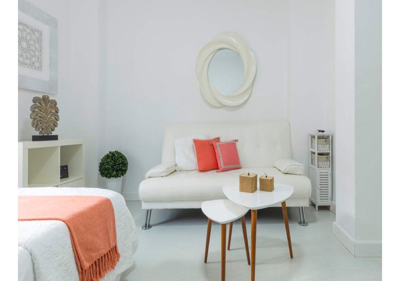 Lovely Studio At The City Heart! Málaga Exteriör bild