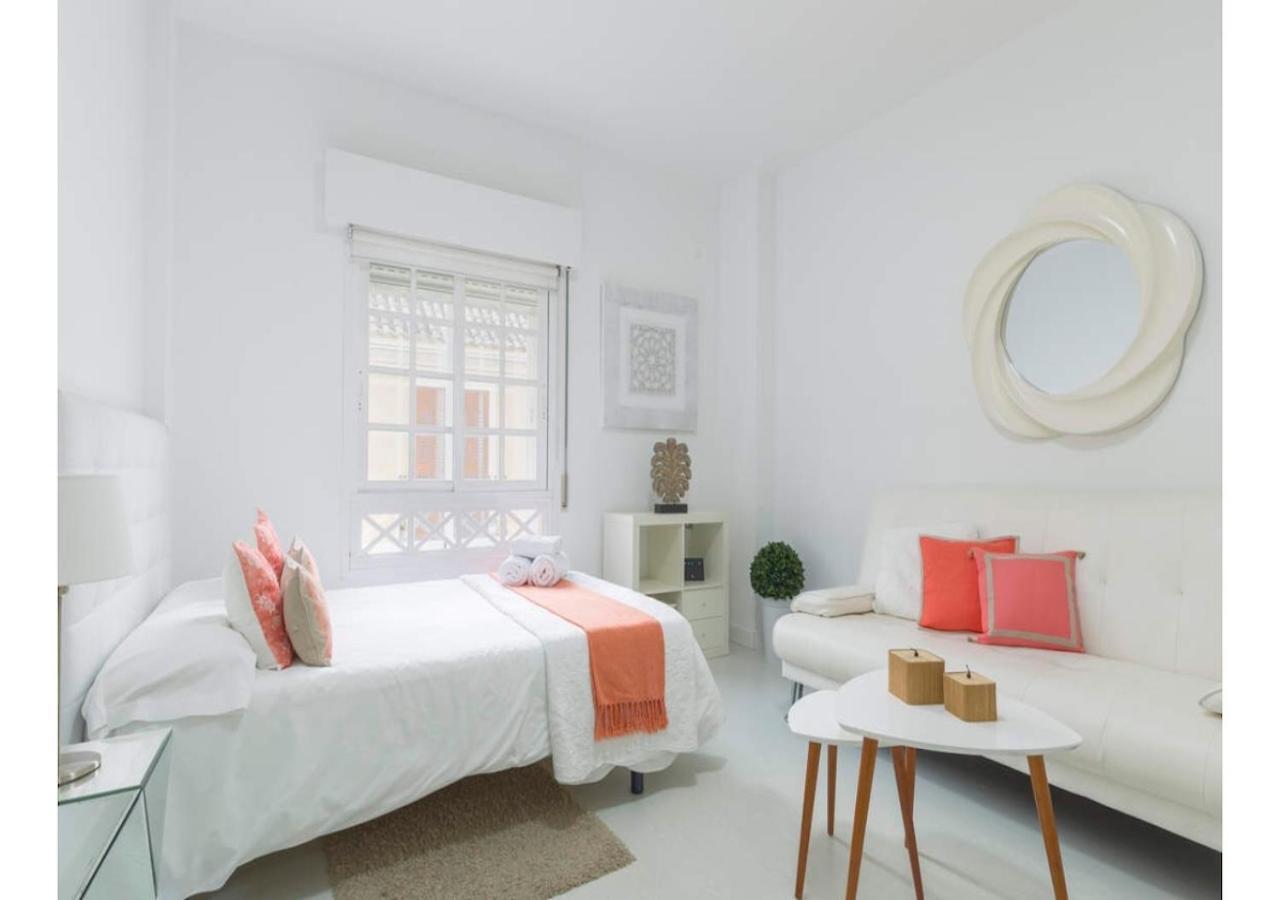 Lovely Studio At The City Heart! Málaga Exteriör bild